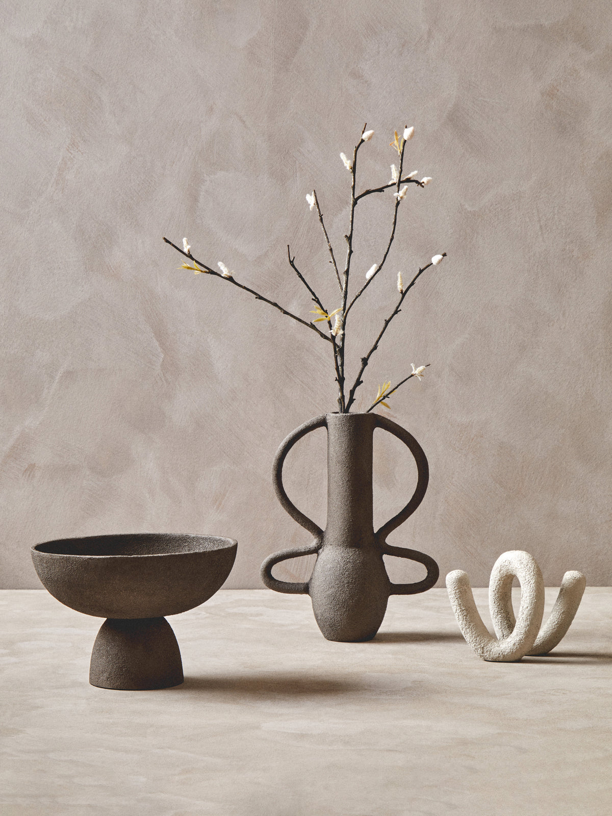 Dunas Small Textured White Loop Sculpture