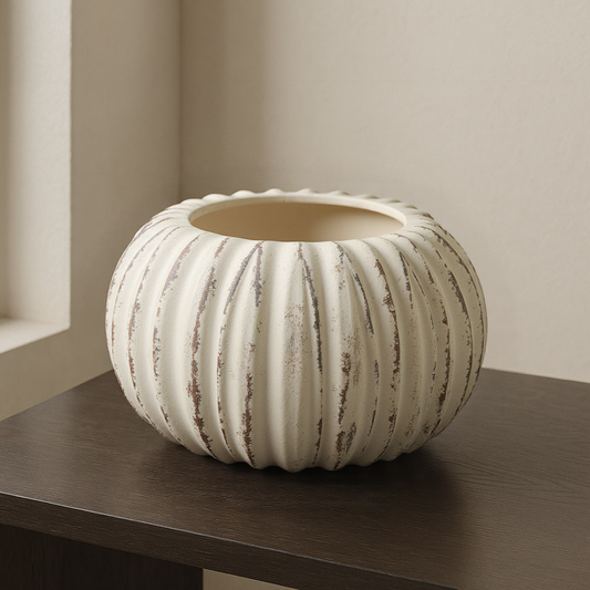 Lorenzo Rotund Fin Vase